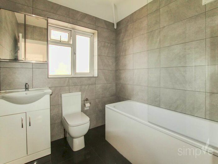 3 Bedroom Property To Rent In Berwick Avenue, Hayes, Middlesex, UB4