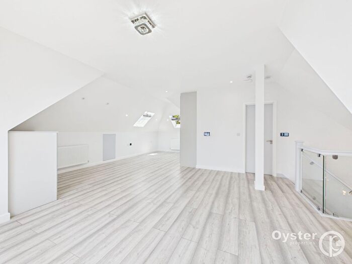 1 Bedroom Studio To Rent In Whitchurch Lane, Edgware, HA8