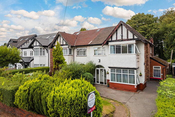 4 Bedroom Semi-Detached House For Sale In Cavendish Road, Salford, M7