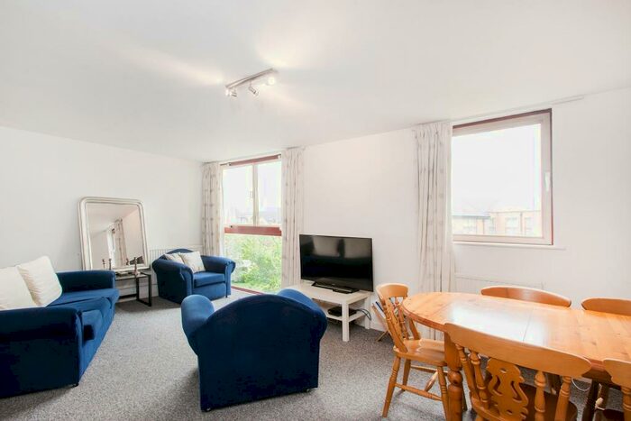 1 Bedroom Apartment To Rent In Leeward Court, Quay, Asher Way, London, E1W