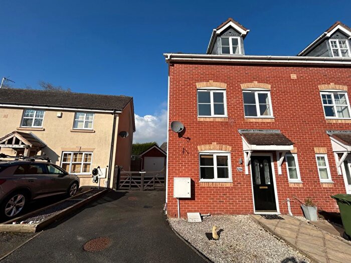 3 Bedroom Semi-Detached House To Rent In Wheatcroft Close, Redditch, Worcestershire, B97