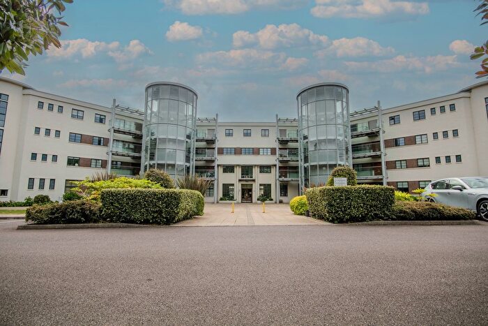 1 Bedroom Flat For Sale In Hayes Road, Penarth, CF64
