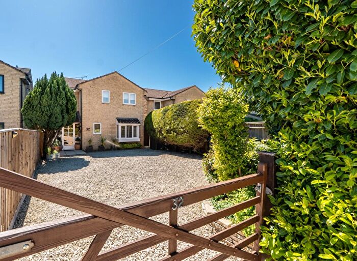 4 Bedroom Detached House For Sale In Brize Norton Road, Carterton, Oxfordshire, OX18