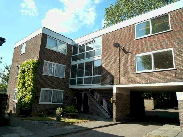 1 Bedroom Apartment To Rent In Chulmleigh Court, Gordon Road, Shenfield, Brentwood, CM15