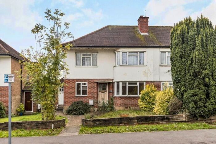 2 Bedroom Maisonette To Rent In Tolcarne Drive, Pinner, HA5