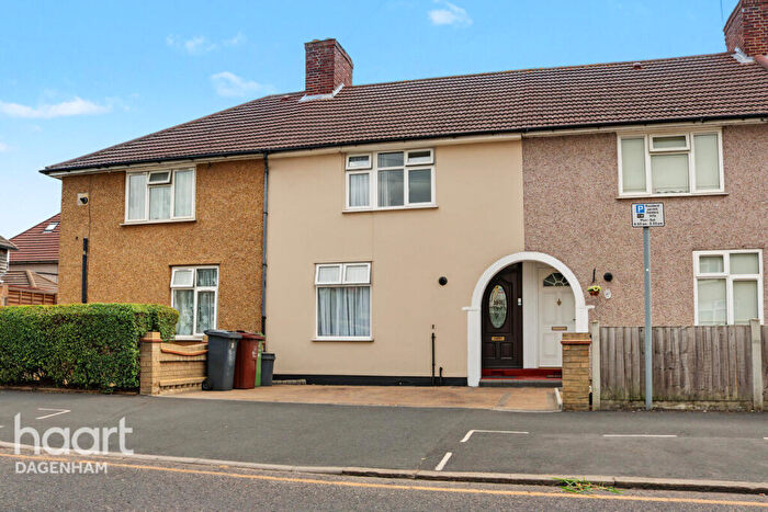 3 Bedroom Terraced House For Sale In Pettits Road, Dagenham, RM10