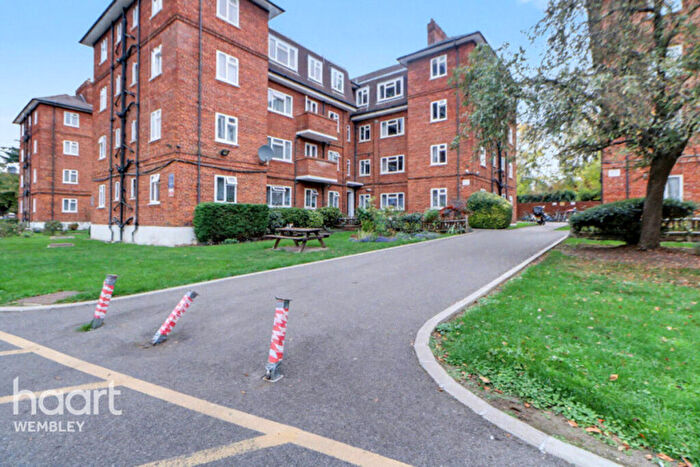 1 Bedroom Flat For Sale In North End Road, Wembley, HA9