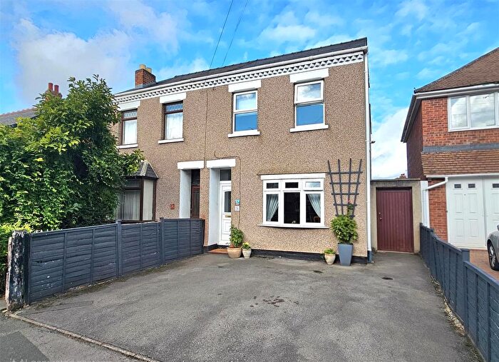 3 Bedroom Semi-Detached House For Sale In Elmbridge Road, Gloucester, GL2