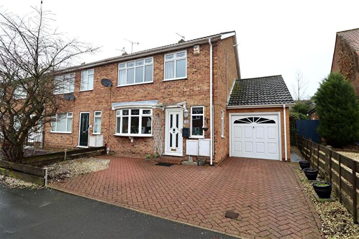 3 Bedroom End Terrace House For Sale In York Road, Market Weighton, York, YO43