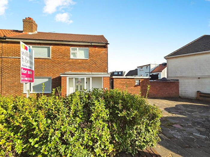 3 Bedroom Semi-Detached House For Sale In Cherry Tree Lane, Rainham, RM13