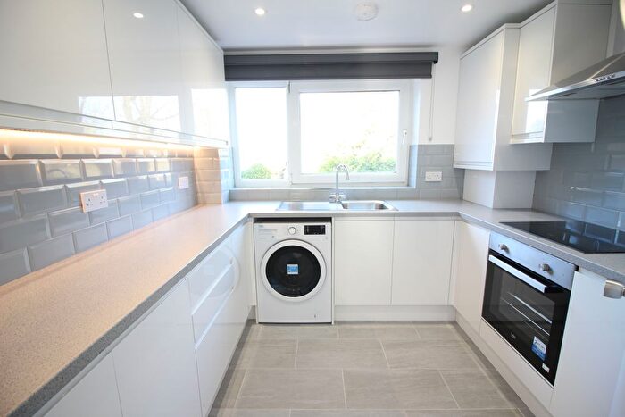 2 Bedroom Flat To Rent In Manning Court, Eastbury Road, Oxhey, Herts, WD19
