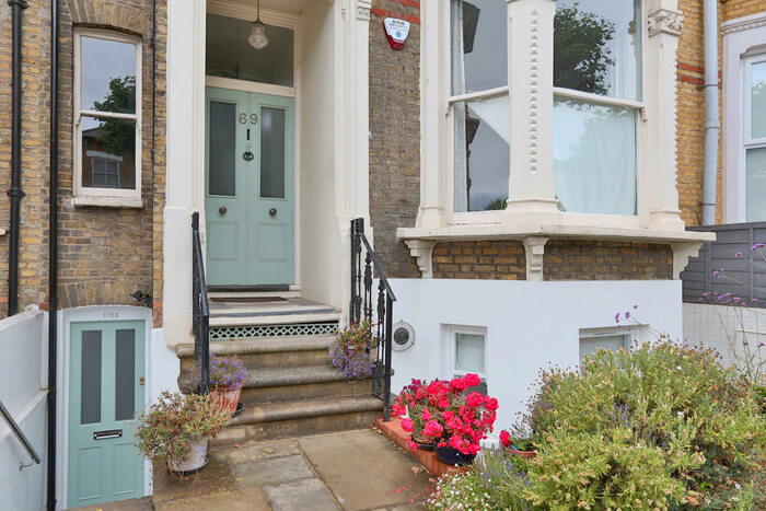 1 Bedroom Apartment To Rent In Osbaldeston Road, London, N16