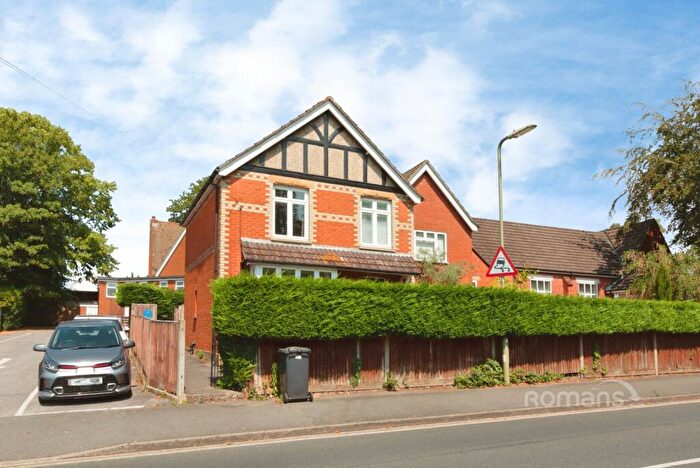 2 Bedroom Flat To Rent In Connaught Road, Fleet, Hampshire, GU51