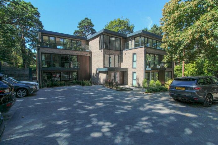 2 Bedroom Apartment To Rent In Lindsay Road, Poole, BH13