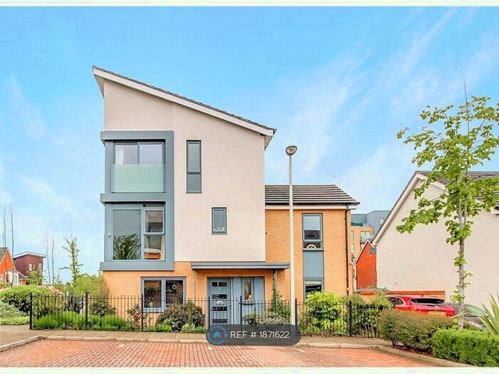 4 Bedroom End Of Terrace House To Rent In Padworth Avenue, Reading, RG2