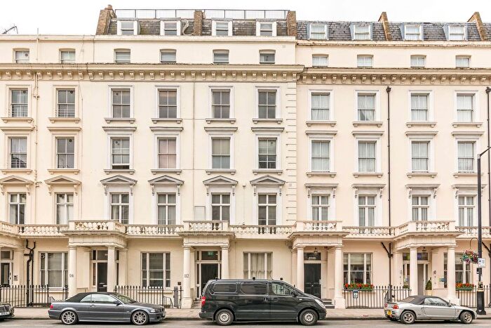 2 Bedroom Flat To Rent In Belgrave Road, Pimlico, London, SW1V
