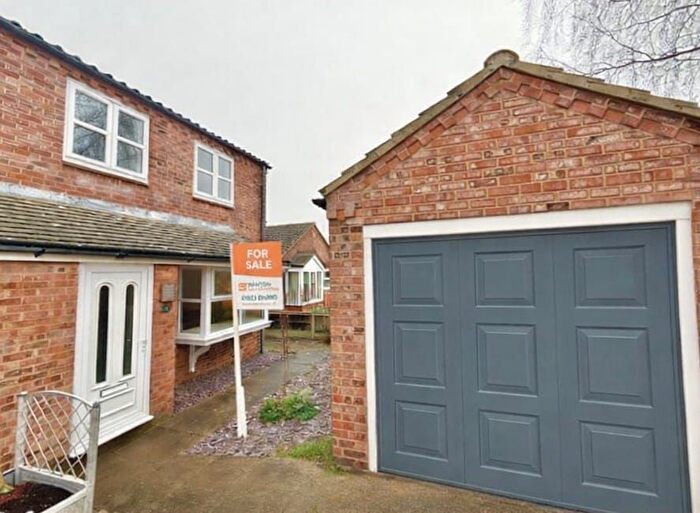 3 Bedroom Semi Detached House For Sale In The Gleanings, Navenby, LN5