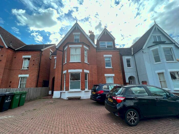 2 Bedroom Flat To Rent In Polworth Road, London, SW16