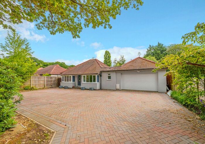 3 Bedroom Bungalow For Sale In Long Reach, Ockham, GU23