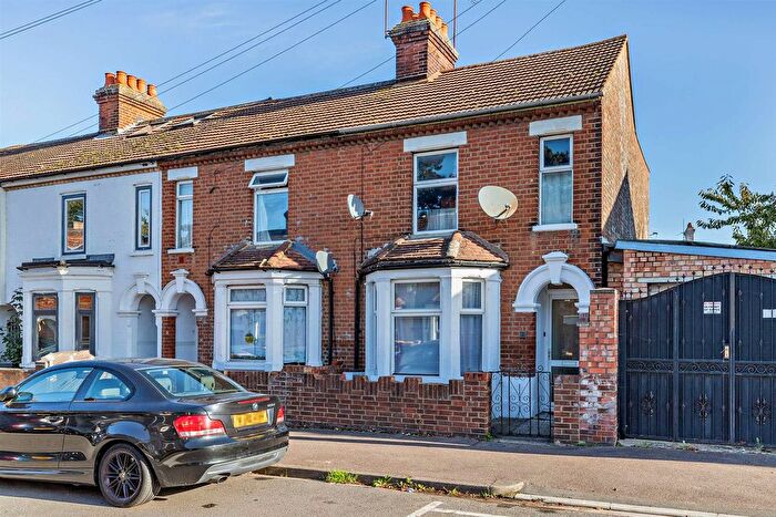 3 Bedroom End Terrace House For Sale In Stafford Road, Bedford, MK42