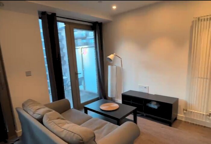 Studio To Rent In Western Gateway, London, E16