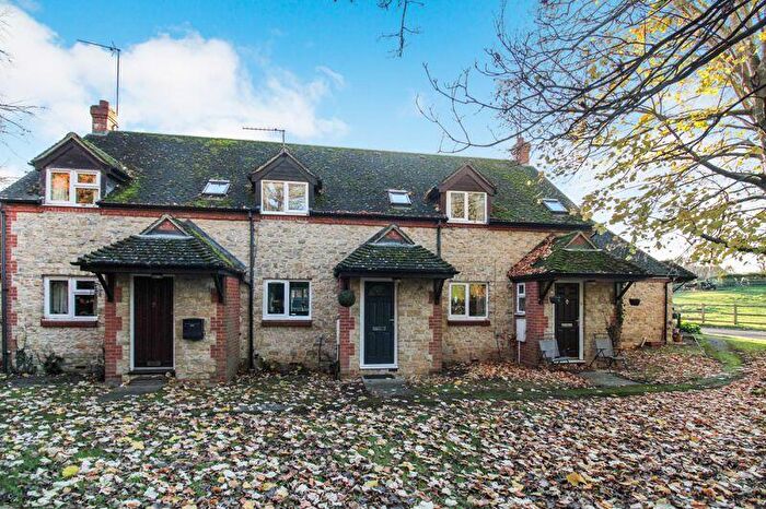 2 Bedroom Terraced House For Sale In Tandys Close, Pavenham, MK43