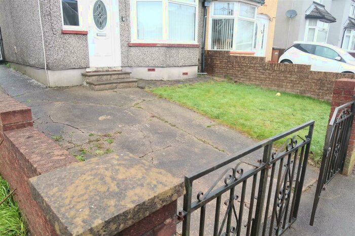 3 Bedroom Semi-Detached House To Rent In Bedwellty Road, Cefn Fforest, Blackwood, NP12