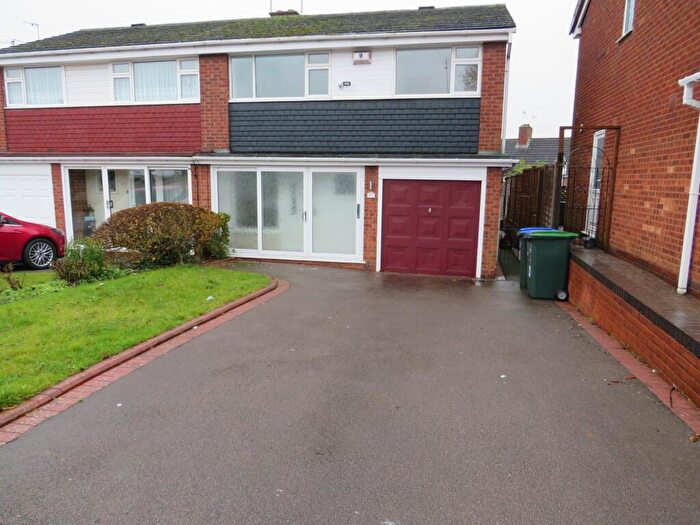 3 Bedroom Semi-Detached House To Rent In Woodfort Road, Birmingham, B43
