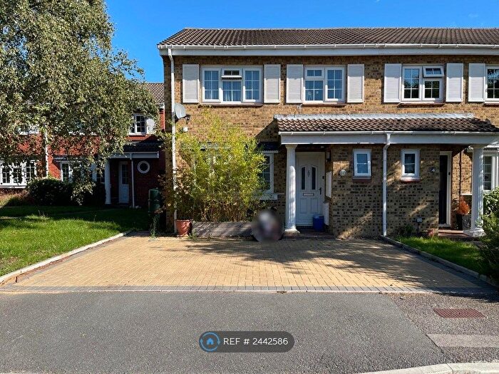 3 Bedroom End Of Terrace House To Rent In Carrow Road, Walton-On-Thames, KT12