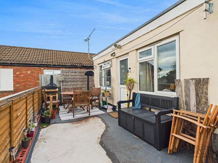 2 Bedroom Flat To Rent In Cleeve Wood Road, Downend, BS16