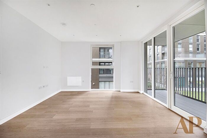 2 Bedroom Flat To Rent In Holly House, Eden Grove, TW18