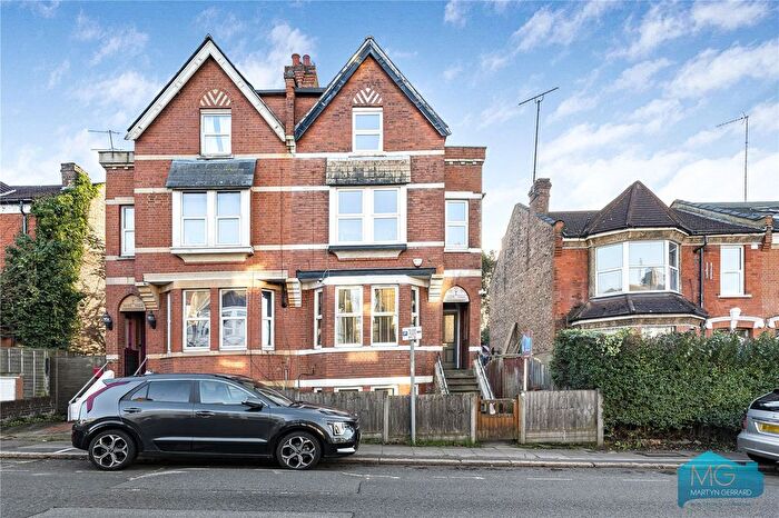 2 Bedroom Maisonette For Sale In Dollis Road, London, N3