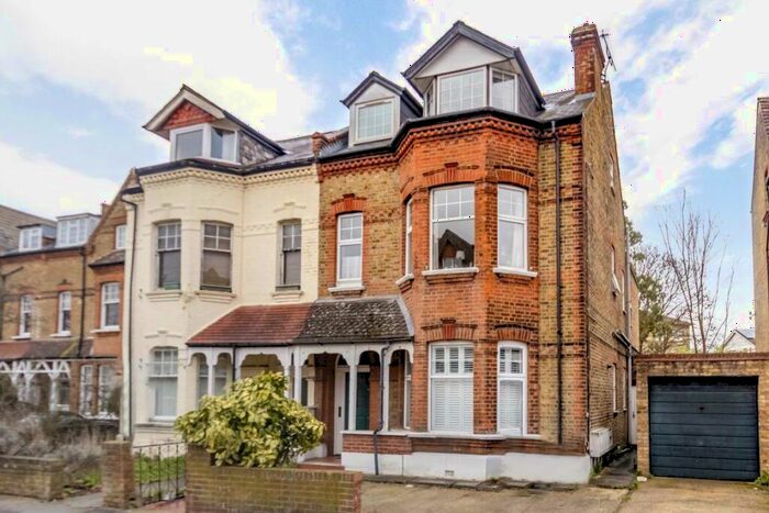 1 Bedroom Flat To Rent In King Charles Road, Surbiton, KT5