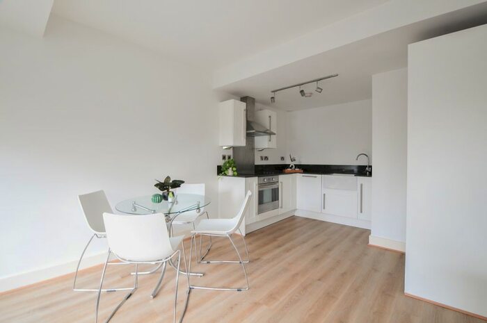 2 Bedroom Flat For Sale In Bed – Express Networks, Ancoats, Manchester, M4