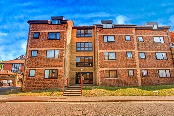 2 Bedroom Flat For Sale In Roots Hall Drive, Southend-On-Sea, SS2
