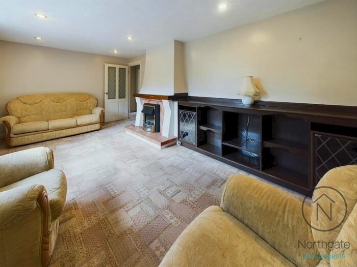 2 Bedroom Detached Bungalow For Sale In Clarence Green, Newton Aycliffe, DL5