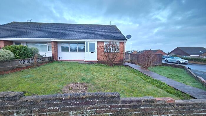 3 Bedroom Bungalow To Rent In Windrush Road, Swindon, SN25
