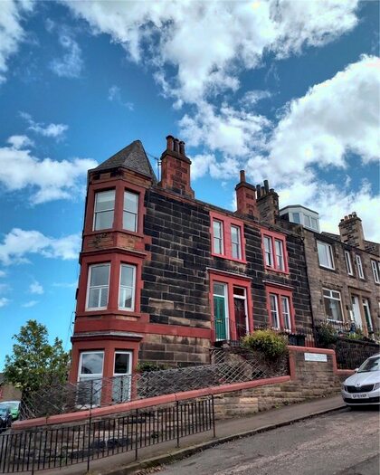 3 Bedroom Flat To Rent In Lilyhill Terrace, Edinburgh, Midlothian, EH8