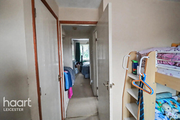 2 Bedroom Semi Detached House For Sale In Cottage Farm Close, Leicester, LE3