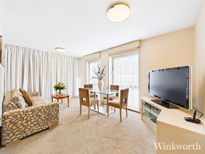 2 Bedroom Flat To Rent In Gilbert Court, Green Vale, London, W5