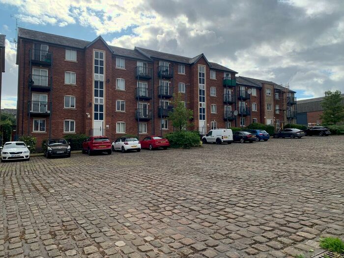 3 Bedroom Flat To Rent In Portland Basin, Ashton-Under-Lyne, Greater Manchester, OL7