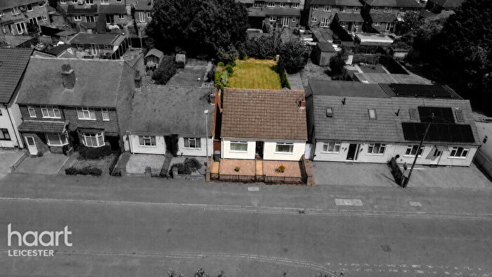 2 Bedroom Detached Bungalow For Sale In St Ives Road, Leicester, LE4
