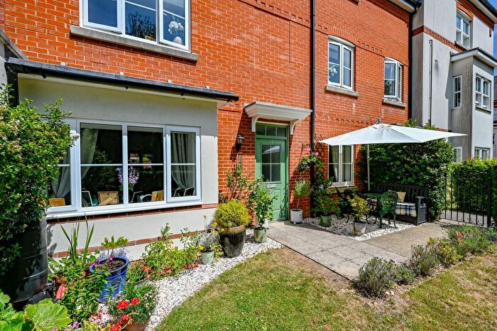 2 Bedroom Flat For Sale In Pottle Walk, Wimborne, BH21