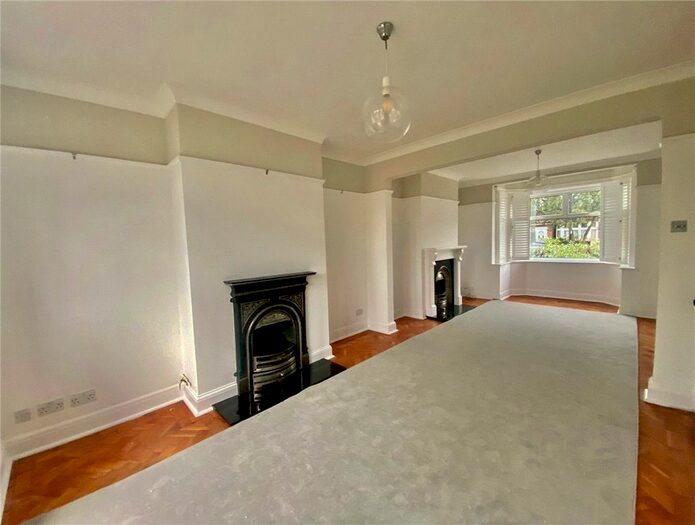 5 Bedroom Semi-Detached House To Rent In Shirley Drive, Hounslow, TW3