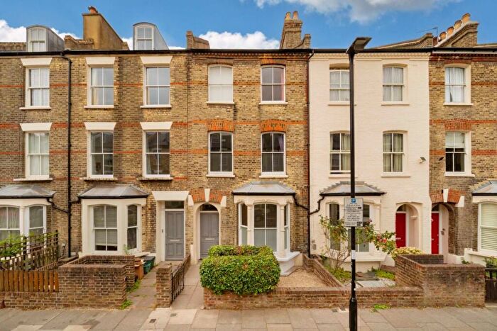 1 Bedroom Flat To Rent In Charteris Road, London, N4