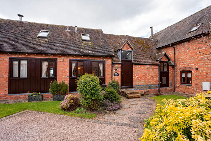 3 Bedroom Barn Conversion For Sale In Sugarbrook Lane Stoke Pound Bromsgrove, Worcestershire, B60
