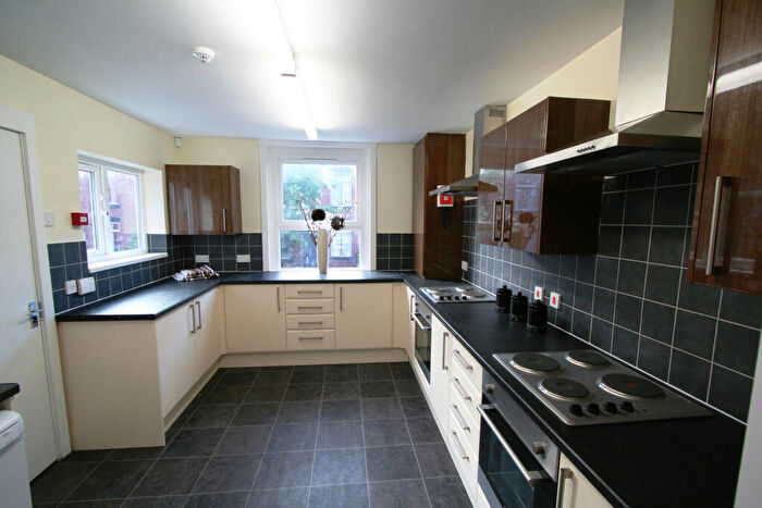 9 Bedroom House To Rent In Hyde Park Road, Leeds, LS6