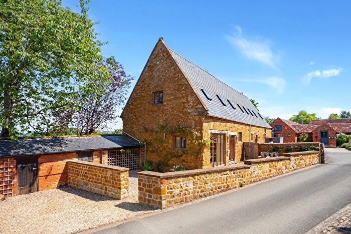 3 Bedroom Barn Conversion To Rent In The Green, Warmington, Banbury, OX17