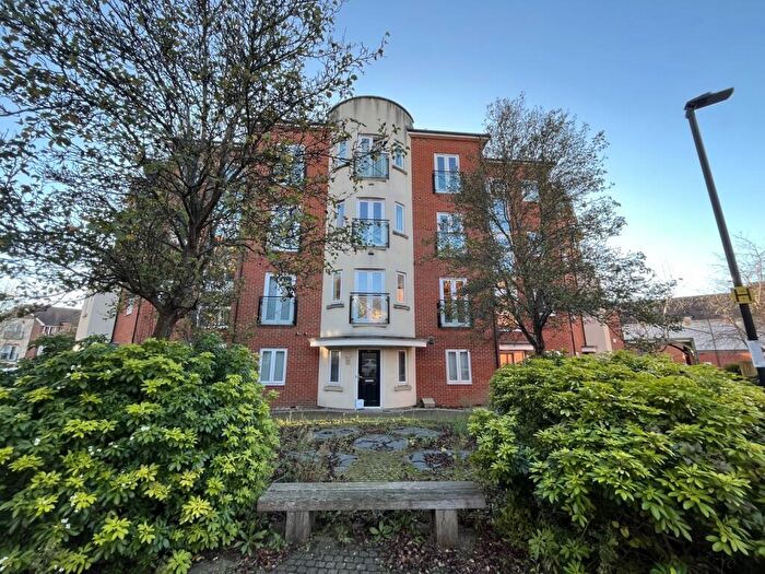 2 Bedroom Apartment For Sale In Penlon Place, Abingdon, Oxfordshire, OX14