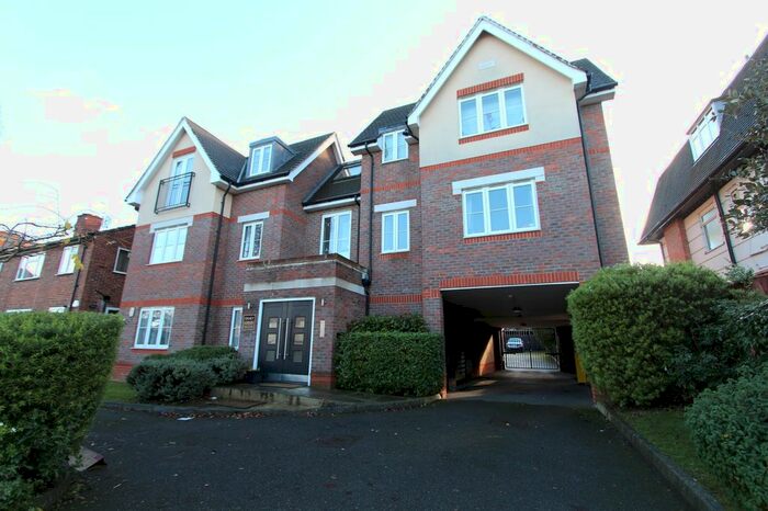 1 Bedroom Flat To Rent In Oxhey Lodge, - Manor Road, Harrow, HA1